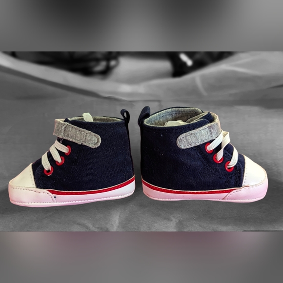 Child of Mine by Carter's Newborn high top rookie sneakers infant baseball shoes - Picture 5 of 8